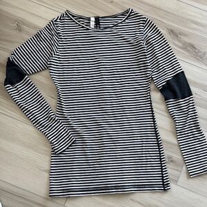 Lululemon Athletica Black and White Fitted Long Sleeve Tee